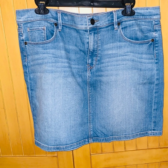 LOFT Classic Blue Denim Skirt stoned wash stripe / size 14 - Picture 7 of 17